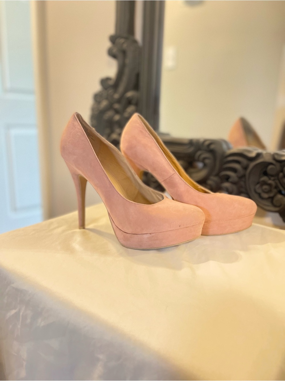 LC Lauren Conrad Blush Pink Suede Platform Stiletto Pumps